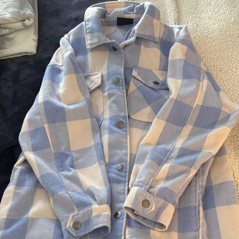 Women’s Blue & Cream Plaid Shacket
